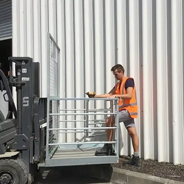 forklift-access-safety-cage-in-use-B forklift-access-safety-cage-in-use-B